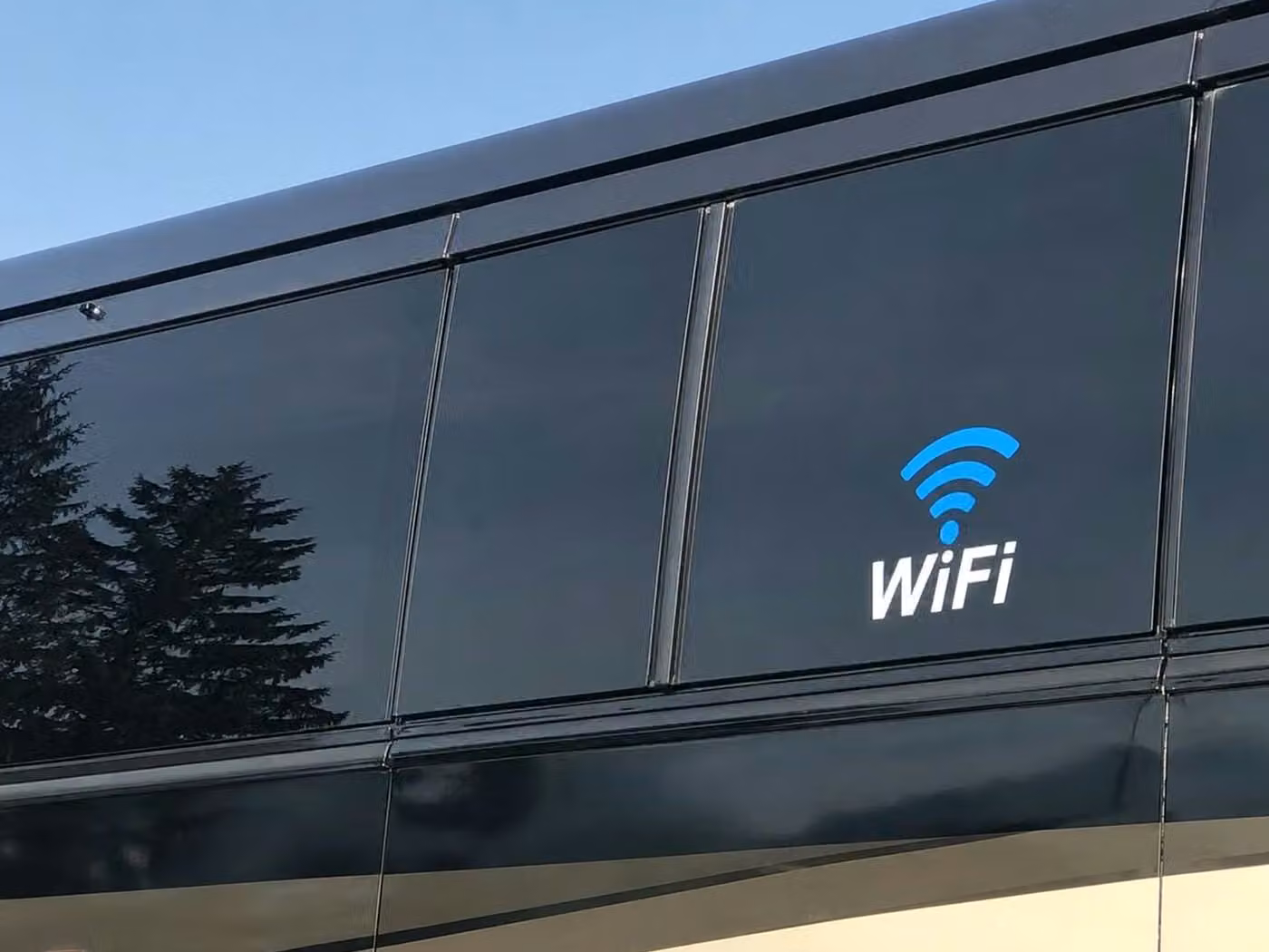 tucker 15 passenger minibus wifi