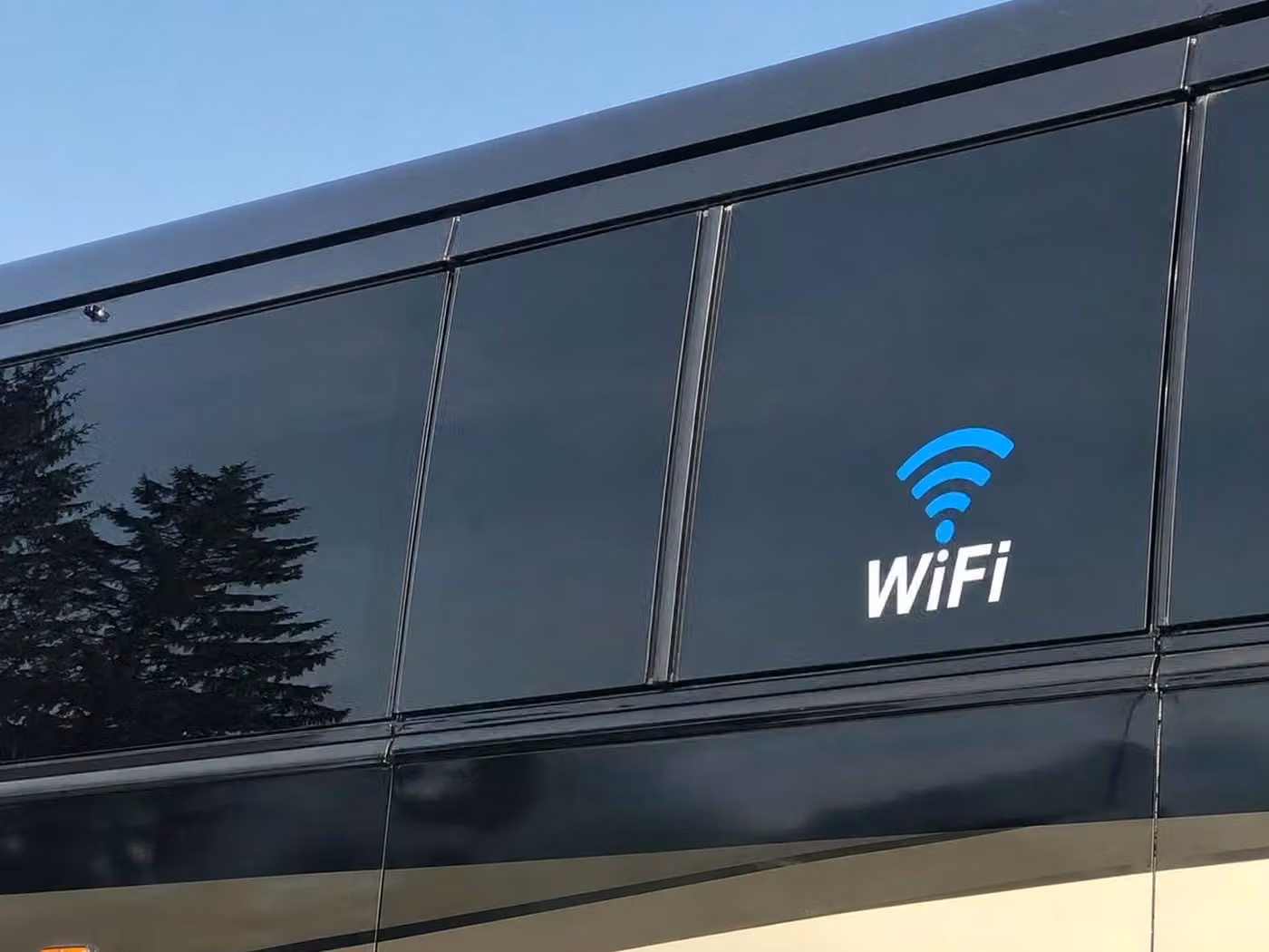 tucker 20 passenger minibus wifi