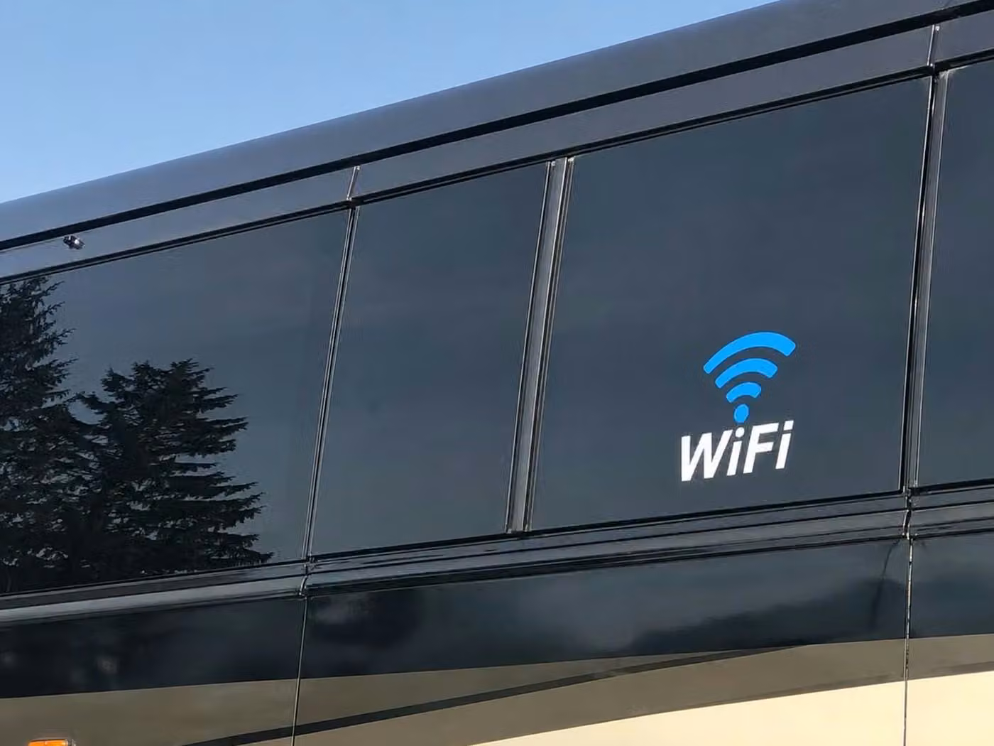 tucker 25 passenger minibus wifi