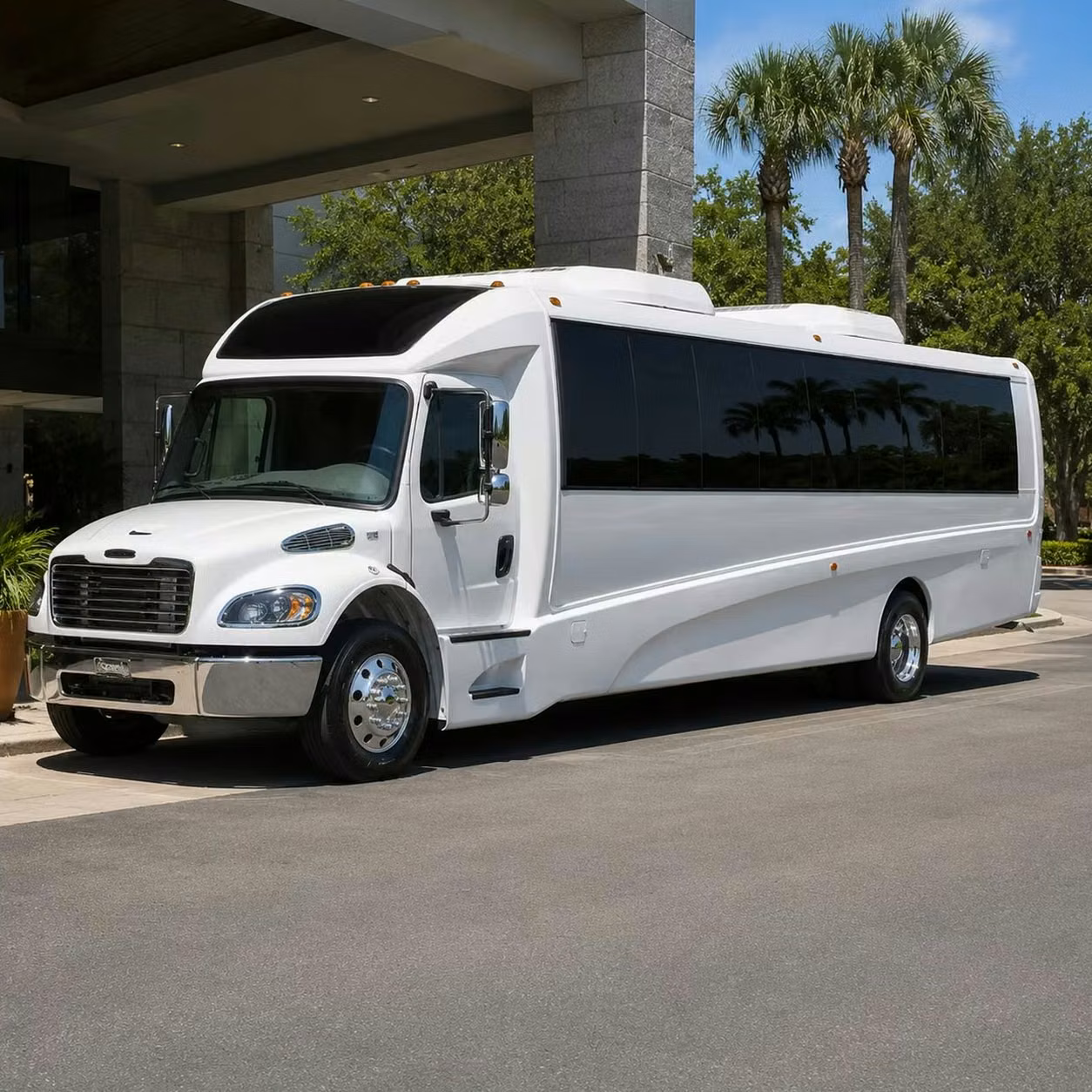 tucker 30 passenger minibus rental