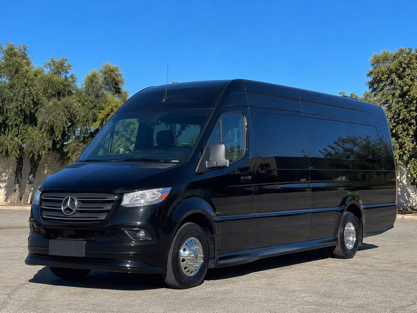 tucker bus rental options for every group size
