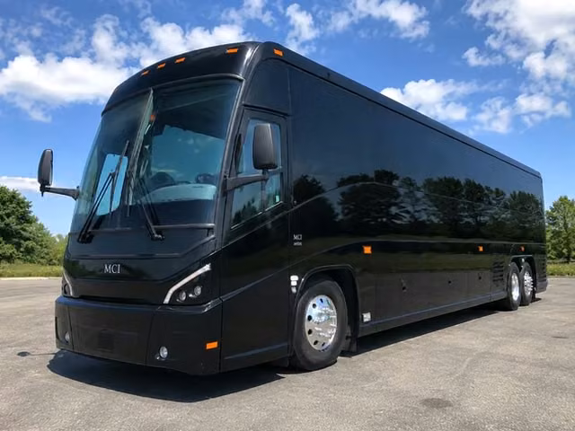 tucker charter buses